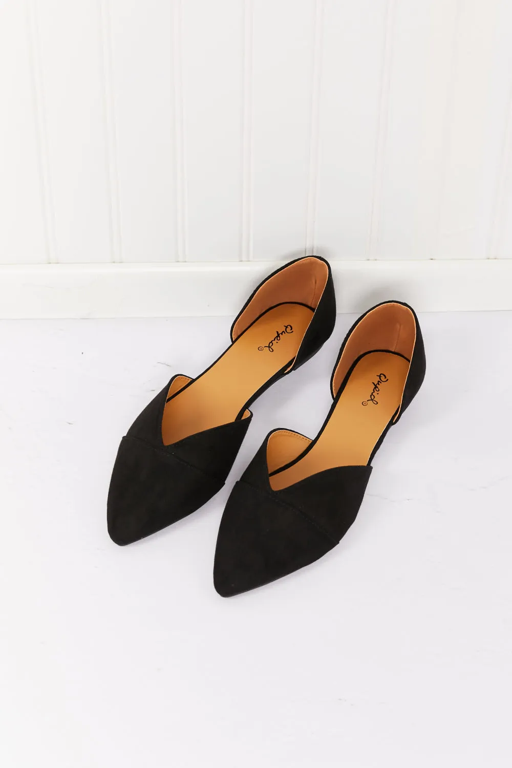 Qupid Simple and Chic Pointed Toe Ballet Flats in Black