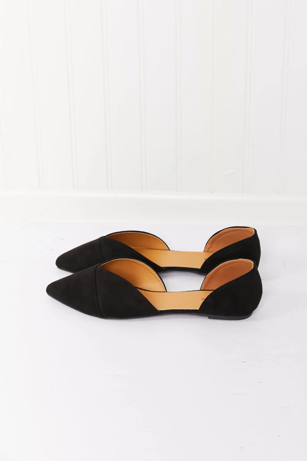 Qupid Simple and Chic Pointed Toe Ballet Flats in Black