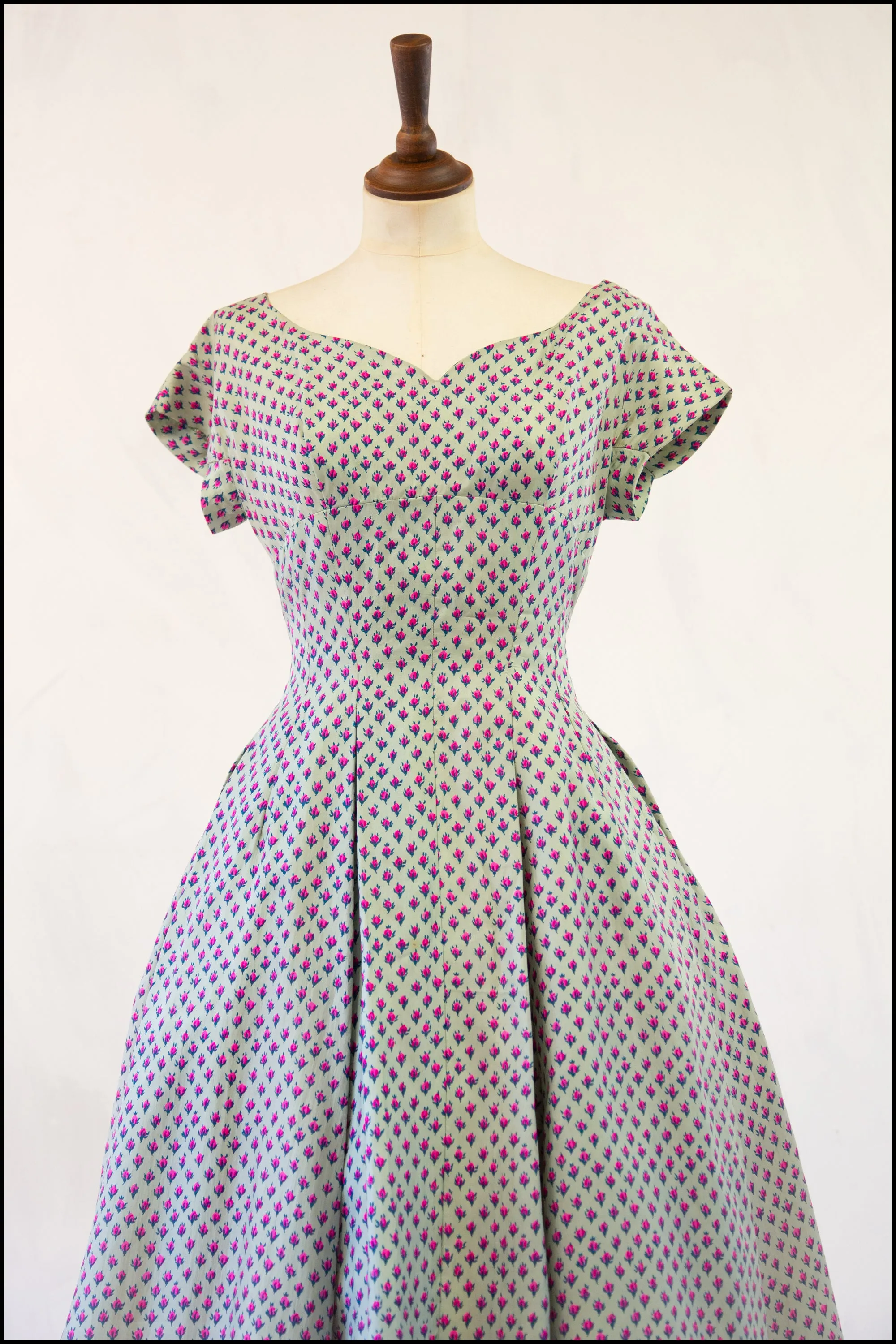 Vintage 1950s Mint Rose Print Silk Dress