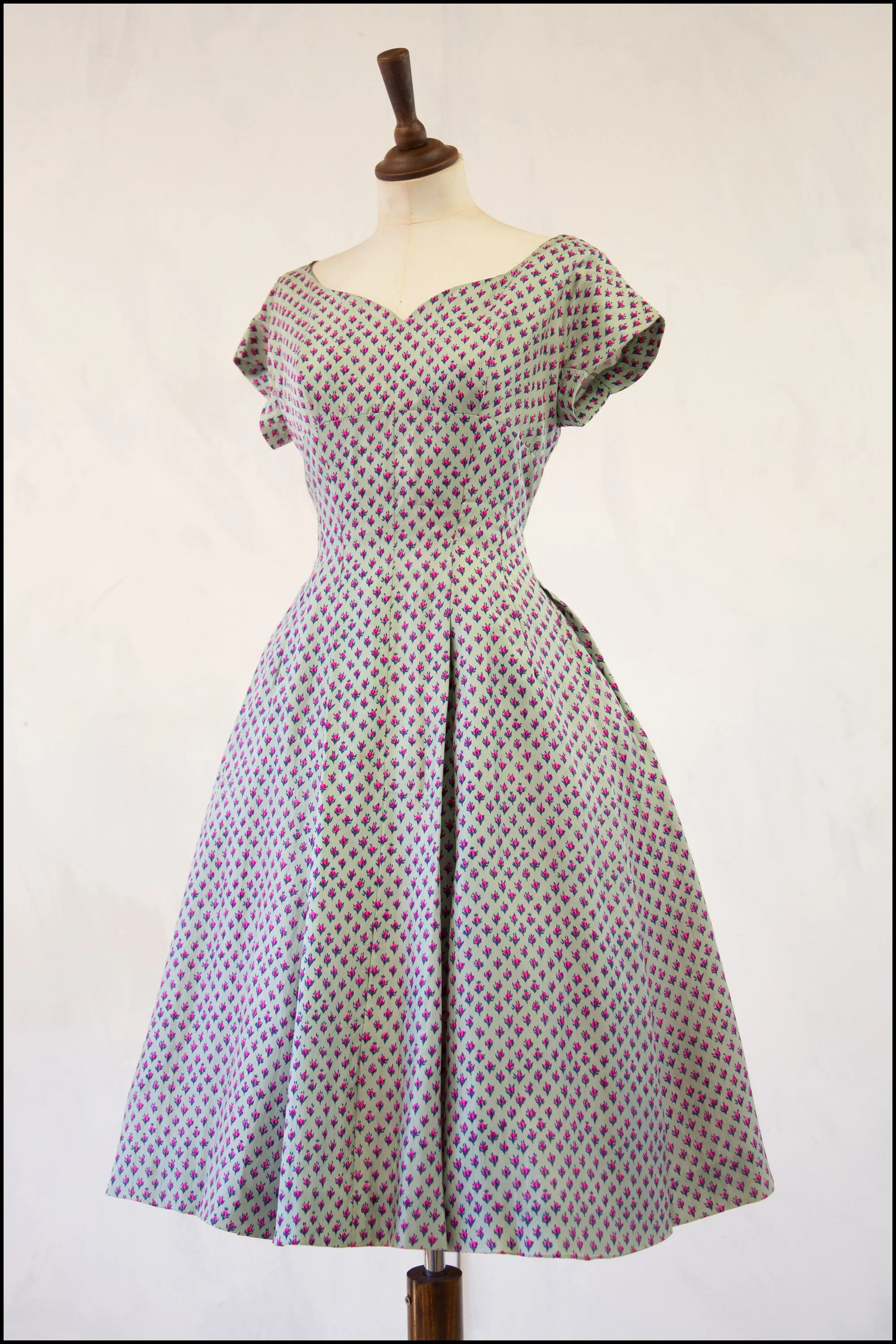 Vintage 1950s Mint Rose Print Silk Dress