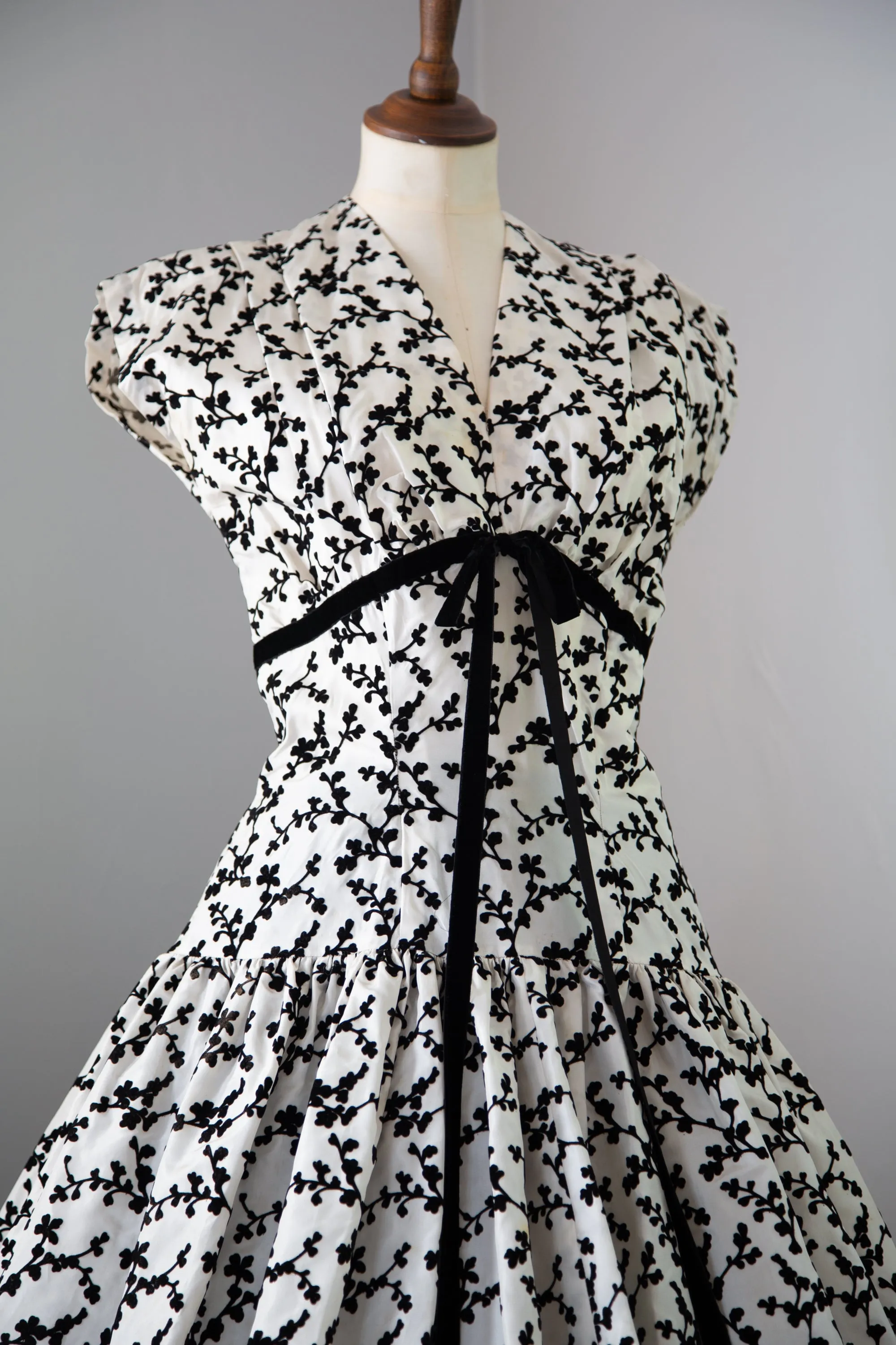 Vintage 1950s Monochrome Flocked Taffeta Cocktail Dress