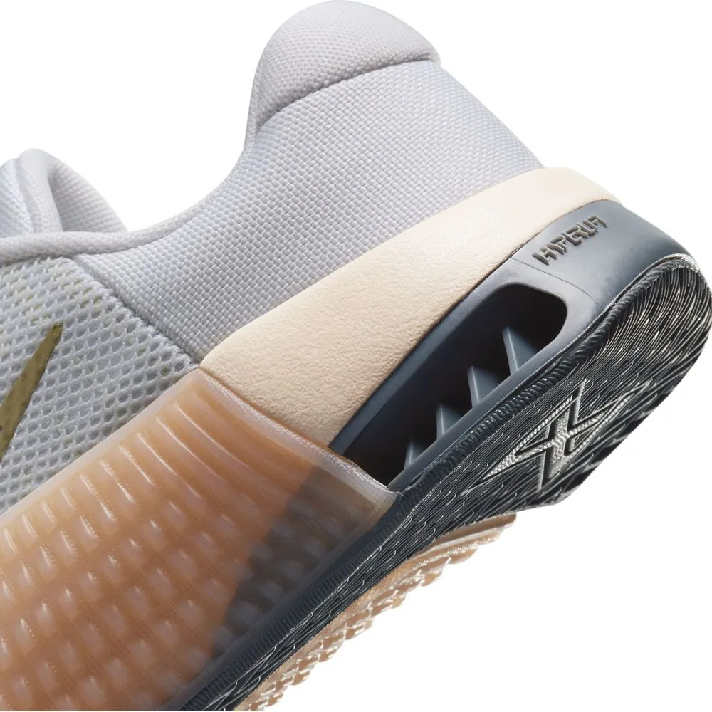 Womens Metcon 9 - White/Metallic Gold